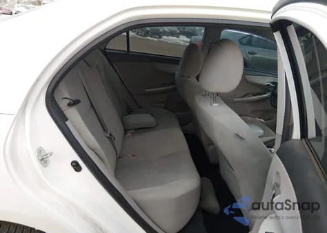 2013 Toyota Corolla Le z USA, uszkodzony, nr VIN 2T1BU4EE8DC065246